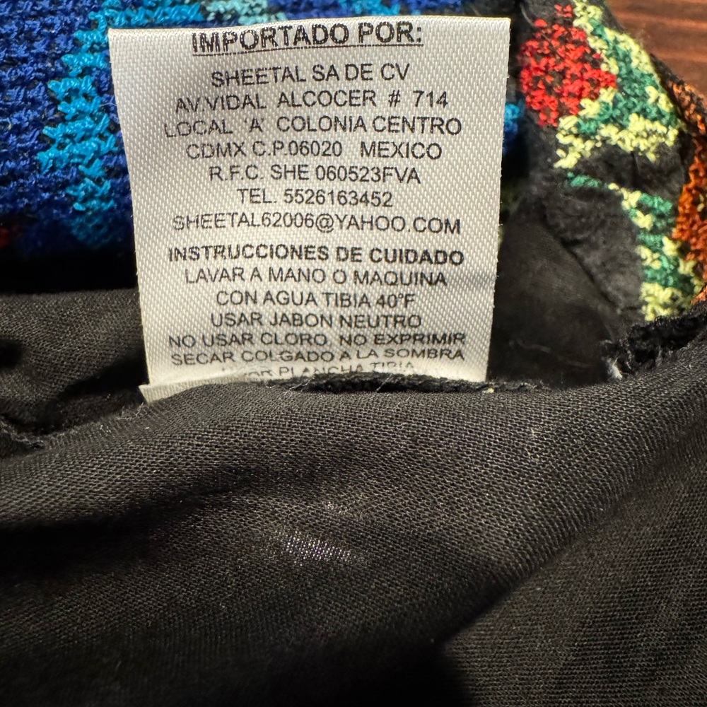 Royal Moda Black Mexican Embroidered Floral Blouse Huipil Style Top Large - Picture 6 of 6